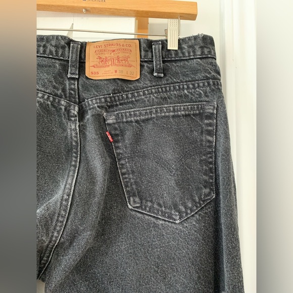 Vintage Levi’s mom jeans 535 straight legs. W: 38 L: 32 - Picture 2 of 6